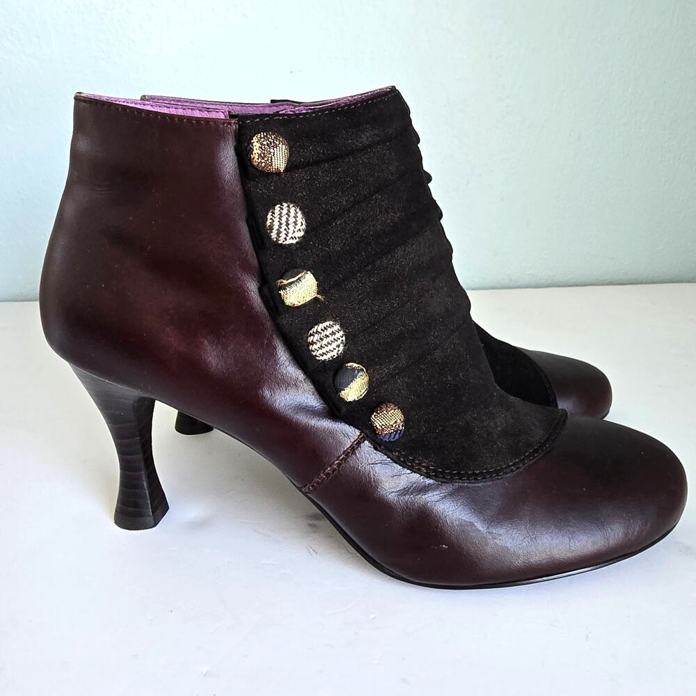 Kenzie Steampunk Boots Women's 10M Suede Leather Button Accent Spats Whimsigoth